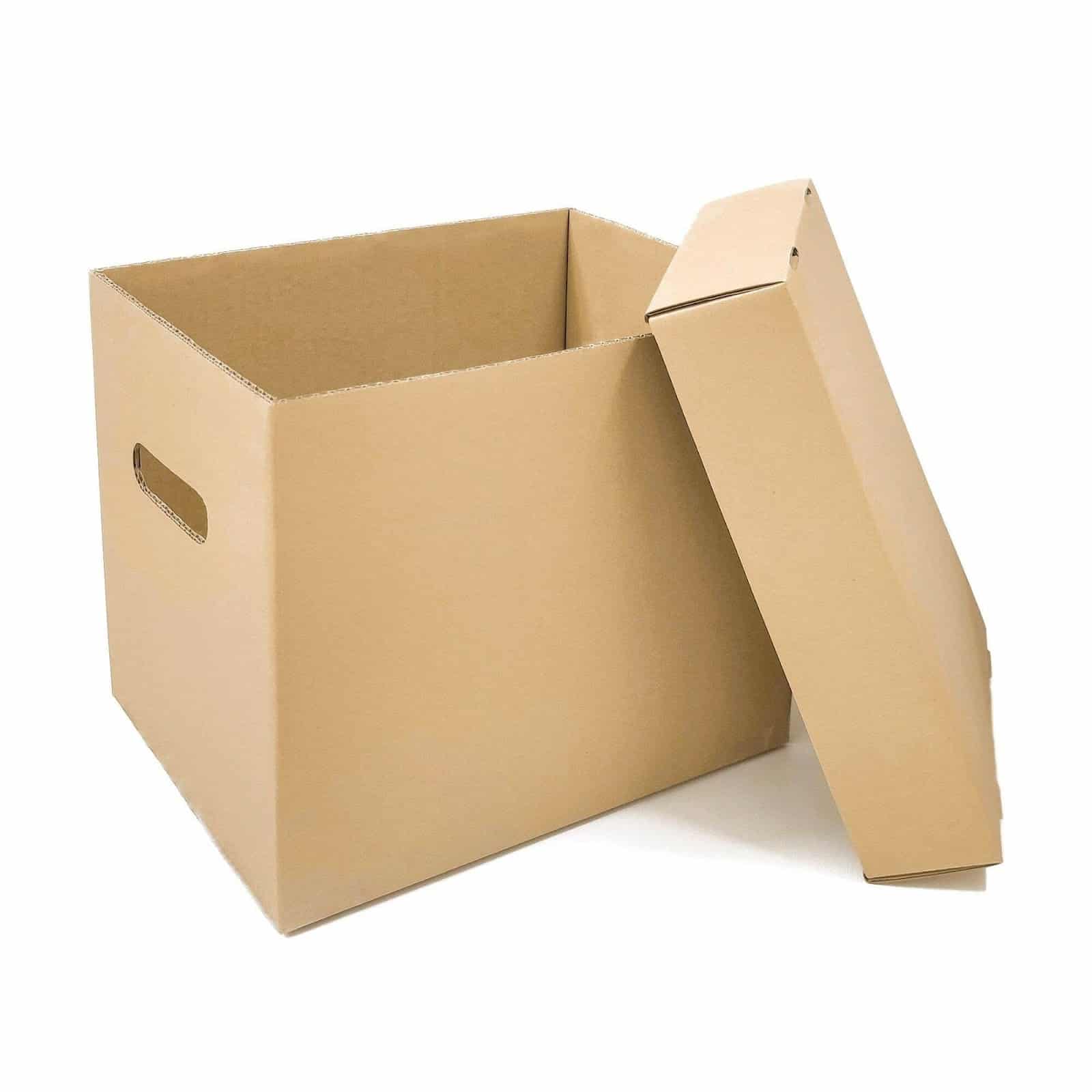 Thùng đựng tài liệu A4 bằng carton giá thành rẻ nhưng không sử dụng được lâu và dễ bị tác động từ môi trường.